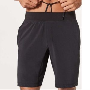 Lululemon T.H.E short black linerless